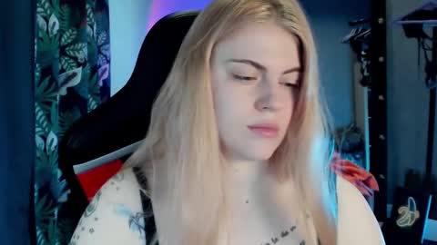 Snapshot of jolly_doll_ chatting on February 1, 2:47 am Jolly online show from February 1, 2:47 am