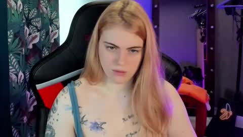 Snapshot of jolly_doll_ chatting on January 20, 5:48 am Jolly online show from January 20, 5:48 am