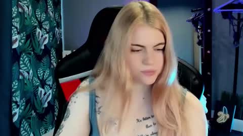 Snapshot of jolly_doll_ chatting on January 23, 2:55 am Jolly online show from January 23, 2:55 am