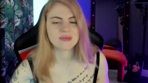 Snapshot of jolly_doll_ chatting on March 3, 3:41 am Jolly online show from March 3, 3:41 am