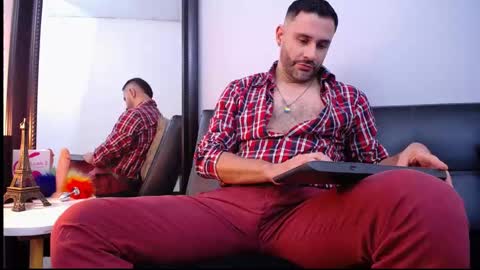 Snapshot of jonas_beard1 chatting on February 21, 7:43 pm JONAS BEARD online show from February 21, 7:43 pm