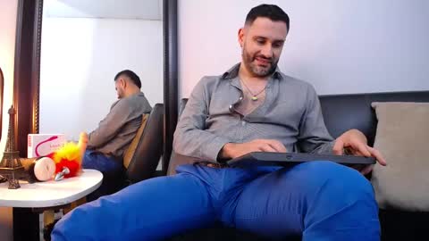 Snapshot of jonas_beard1 chatting on February 25, 10:42 pm JONAS BEARD online show from February 25, 10:42 pm