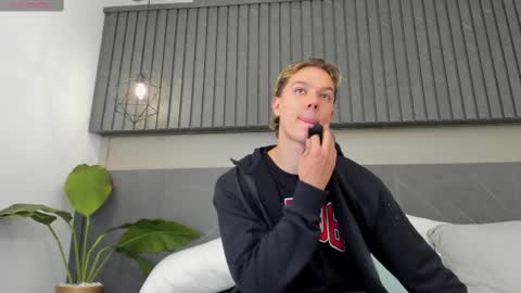 Jonathan Danielss  online show from February 26, 12:38 pm