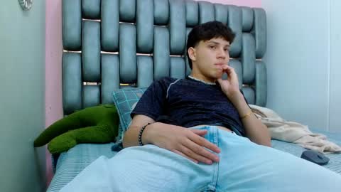 Jonathan online show from December 24, 4:08 pm