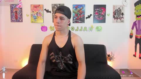 Instagram jonathanfit14 online show from October 14, 9:29 pm