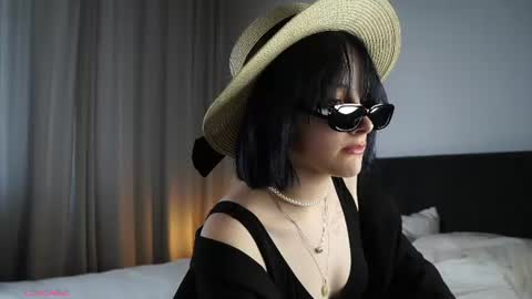 Alice online show from June 26, 12:43 pm