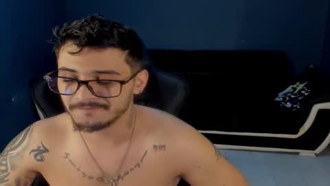 jonnyporn1 online show from March 18, 7:09 pm