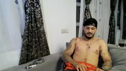 jonnyporn1 online show from June 17, 11:10 pm