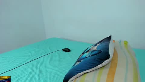 Jordn  follow me on my soyjordanditri  model account online show from February 1, 10:59 am
