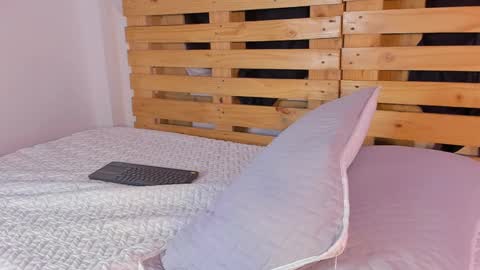 Jordn  follow me on my soyjordanditri  model account online show from March 5, 2:36 am