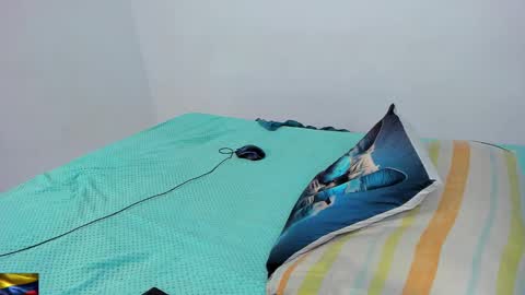 Jordn  follow me on my soyjordanditri  model account online show from January 18, 4:42 pm