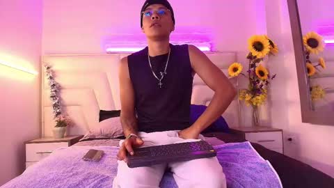 Snapshot of jordan_kiing chatting on October 8, 9:32 pm Jordan Kiing online show from October 8, 9:32 pm