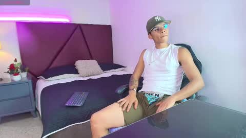 Snapshot of jordan_kiing chatting on October 9, 10:04 pm Jordan Kiing online show from October 9, 10:04 pm