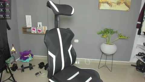 JordanRossie online show from April 1, 8:39 pm