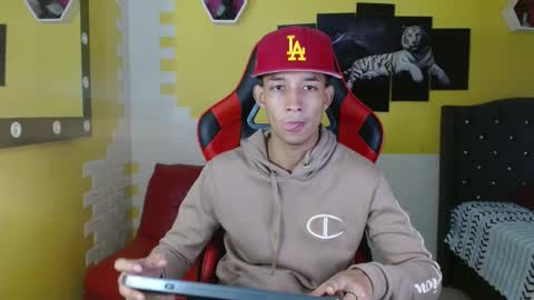 jose_sexycumm online show from October 23, 8:21 pm