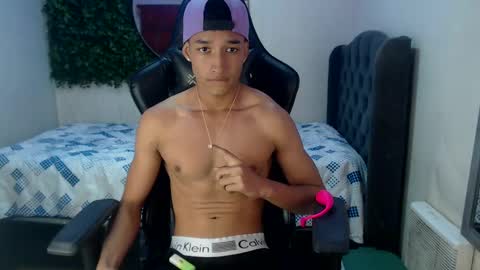 Snapshot of jose_sexycumm chatting on January 29, 10:11 pm jose_sexycumm online show from January 29, 10:11 pm