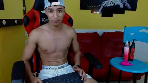 Snapshot of jose_sexycumm chatting on January 20, 8:18 pm jose_sexycumm online show from January 20, 8:18 pm