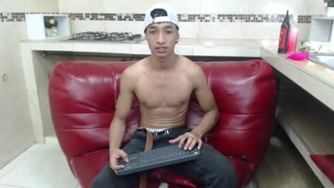 Snapshot of jose_sexycumm chatting on February 3, 7:00 pm jose_sexycumm online show from February 3, 7:00 pm