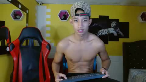 jose_sexycumm online show from October 7, 8:38 pm