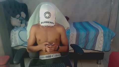 Snapshot of jose_sexycumm chatting on January 17, 11:18 pm jose_sexycumm online show from January 17, 11:18 pm