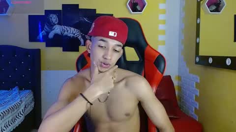 jose_sexycumm online show from November 5, 10:45 pm