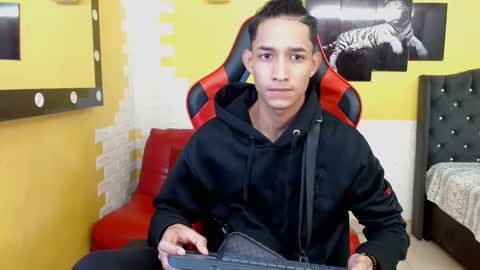 jose_sexycumm online show from September 28, 8:40 pm