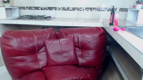 Snapshot of jose_sexycumm chatting on February 16, 1:03 am jose_sexycumm online show from February 16, 1:03 am