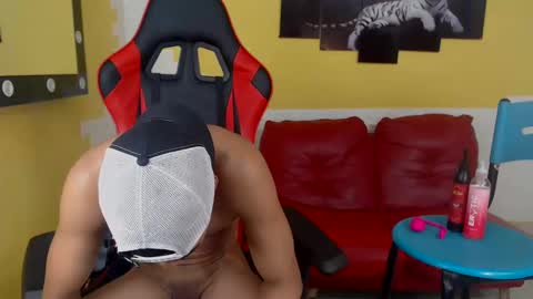 Snapshot of jose_sexycumm chatting on January 17, 12:42 am jose_sexycumm online show from January 17, 12:42 am