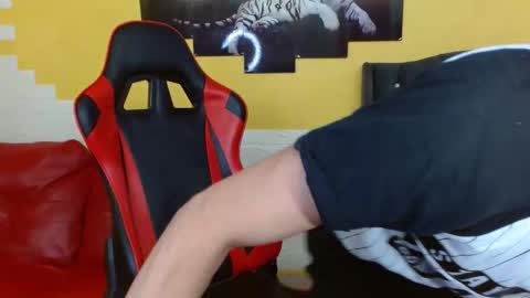 Snapshot of jose_sexycumm chatting on September 11, 10:11 pm jose_sexycumm online show from September 11, 10:11 pm