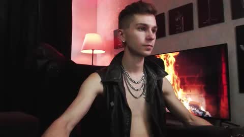 Snapshot of joseph__quinn chatting on September 14, 11:33 am Master Joseph online show from September 14, 11:33 am