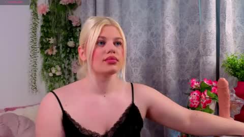 Josephine online show from May 24, 12:12 pm