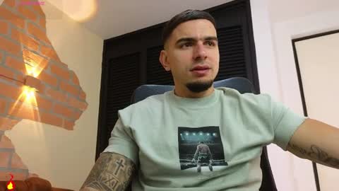 josh_miller01 online show from June 16, 1:37 pm