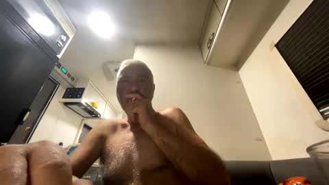 joshua19988945132 online show from May 5, 8:28 am