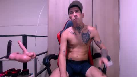 josue_linares online show from April 9, 11:27 am