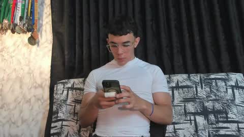 Snapshot of joulianogreco1 chatting on March 7, 4:34 am Im Jouliano online show from March 7, 4:34 am