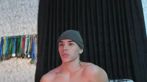 Snapshot of joulianogreco1 chatting on February 18, 11:41 pm Im Jouliano online show from February 18, 11:41 pm
