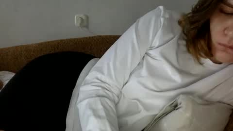 jovovich_milla online show from February 12, 11:40 am