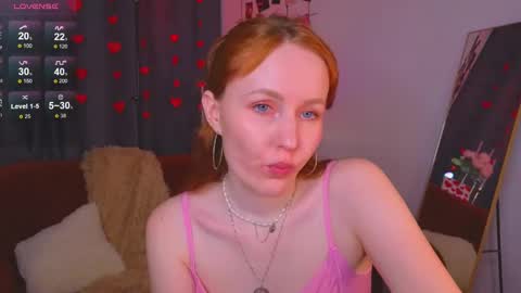 Snapshot of joyce_jones chatting on February 13, 7:21 pm joyce_jones online show from February 13, 7:21 pm