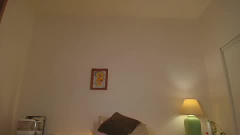 Snapshot of jsmine_ chatting on February 12, 11:20 pm Jsmine and sometimes Beaulooks online show from February 12, 11:20 pm
