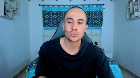 Snapshot of juan__jimenez chatting on February 10, 4:19 am Juan online show from February 10, 4:19 am