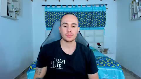 Snapshot of juan__jimenez chatting on February 12, 12:48 am Juan online show from February 12, 12:48 am