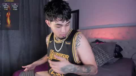 juan_alvarez18 online show from February 1, 10:29 pm