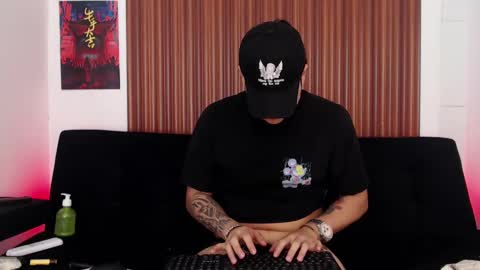 Snapshot of juan_castellanos69 chatting on March 12, 11:01 pm Juan Castellanos online show from March 12, 11:01 pm