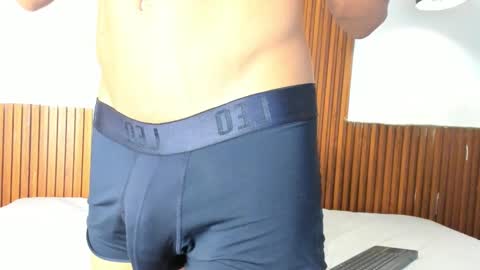 Snapshot of juan_contreras7 chatting on September 19, 12:09 pm juan_contreras7 online show from September 19, 12:09 pm
