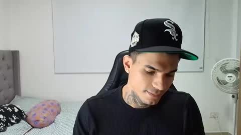 juan_gomez_1 online show from January 15, 9:29 am