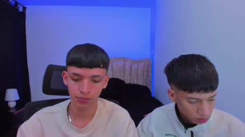 Snapshot of juan_nd_steven chatting on September 18, 4:27 am JuanSteven online show from September 18, 4:27 am