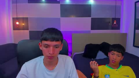 Snapshot of juan_nd_steven chatting on January 28, 4:08 am JuanSteven online show from January 28, 4:08 am