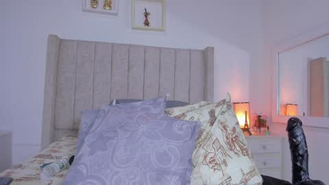Snapshot of juana_240 chatting on December 21, 10:19 pm Lau follow online show from December 21, 10:19 pm