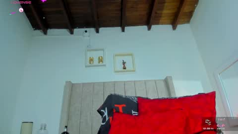 Snapshot of juana_240 chatting on February 24, 2:58 pm Lau follow online show from February 24, 2:58 pm