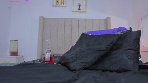 Snapshot of juana_240 chatting on February 8, 10:08 pm Lau follow online show from February 8, 10:08 pm